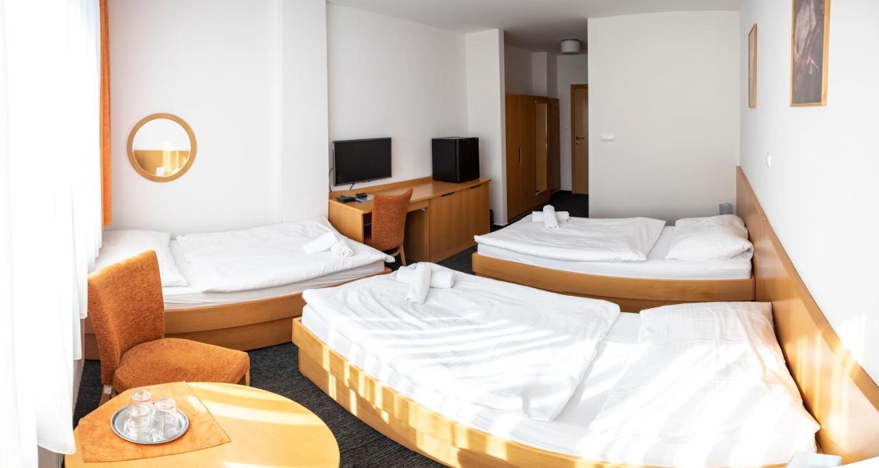 Hotel Puls Ostrava Exterior photo